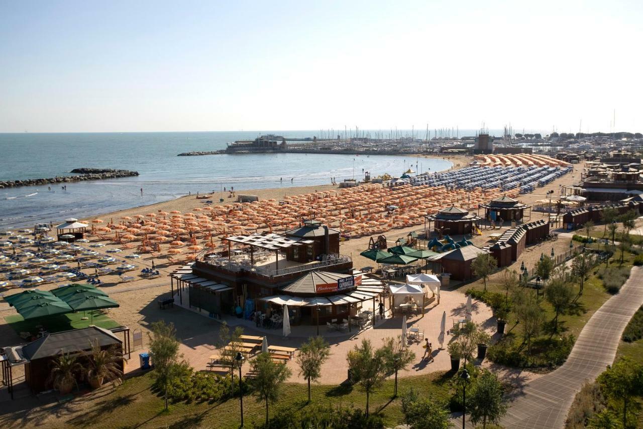 Hotel Toledo Rimini Ngoại thất bức ảnh