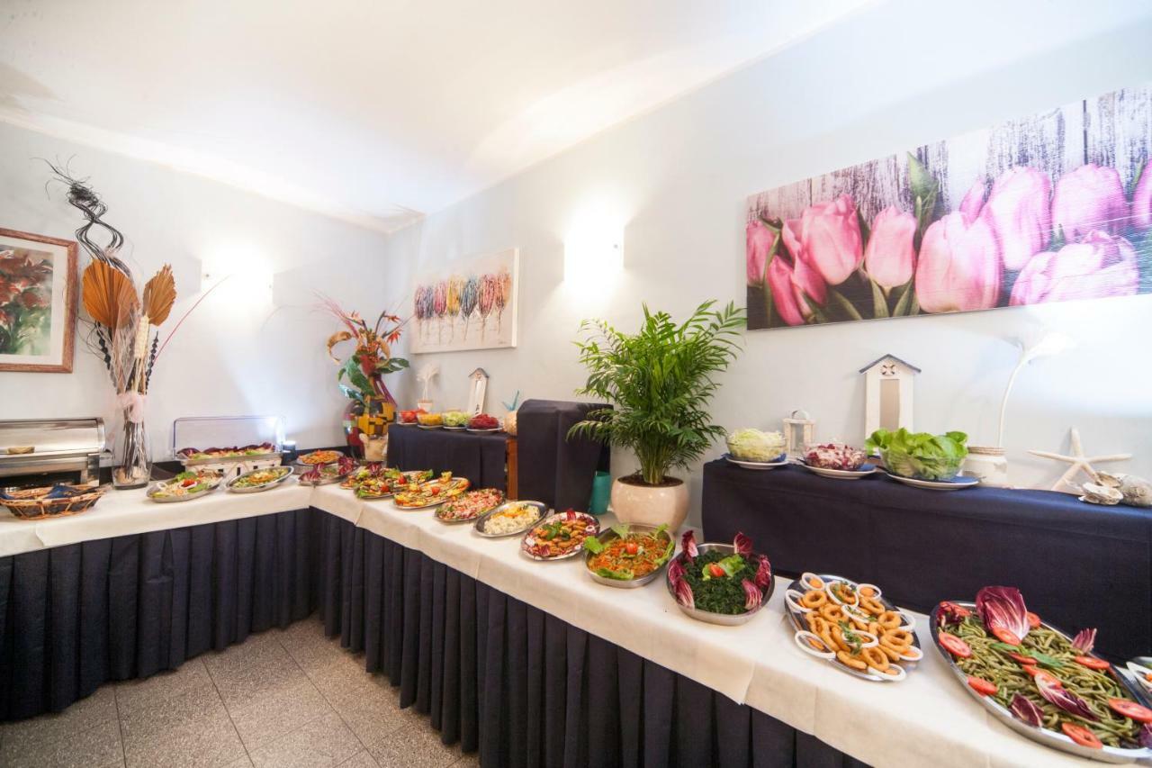 Hotel Toledo Rimini Ngoại thất bức ảnh